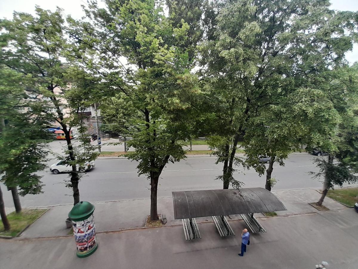 Квартира Біля Парку На Княгині Ольги 13 روفنو المظهر الخارجي الصورة